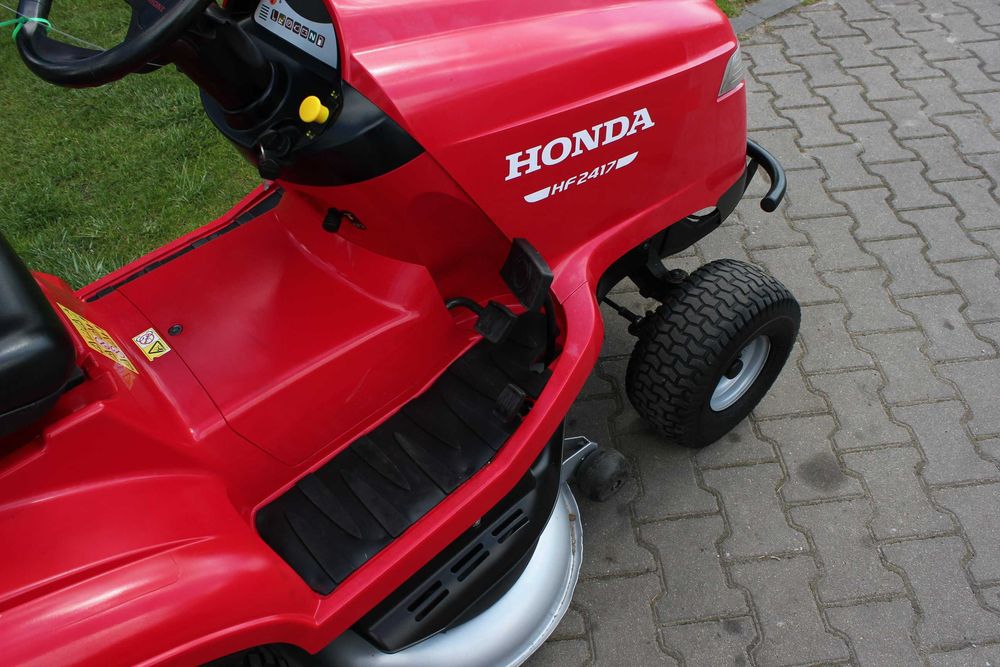 Honda 2417 V2 TRAKTOREK Kosiarka