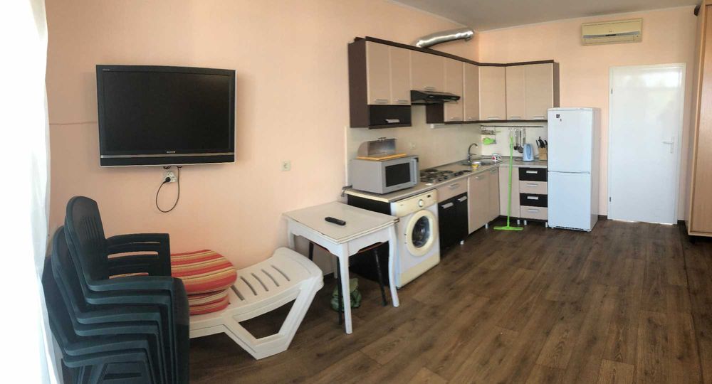 Продається котедж в Совіньйоні з видом на море.