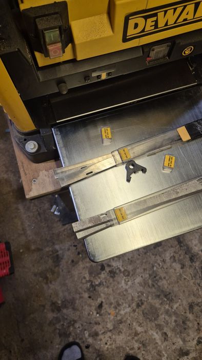 Grubościówka DeWalt Dw733