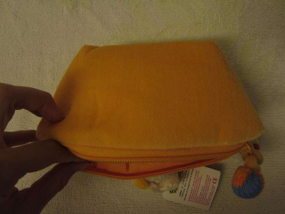 Estojo Setita Laranja com fecho 18 cm x 10 cm NOVO