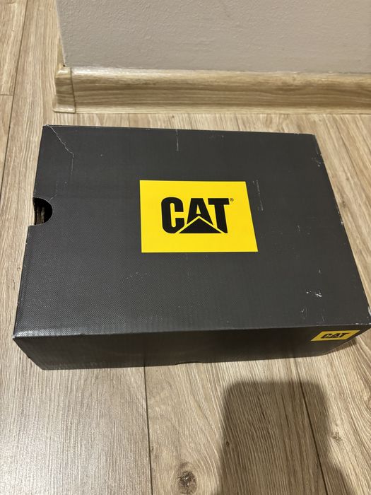 Buty dziecięce.                        .,!