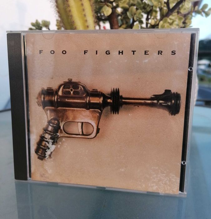 Foo Fighters - Foo Fighters