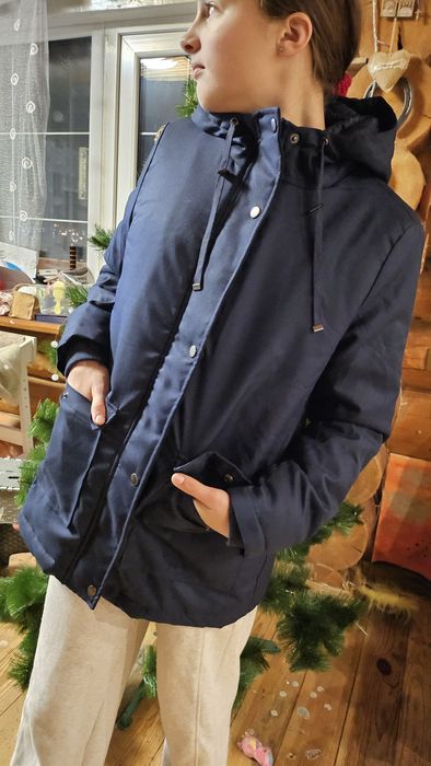 Продам нову дуже теплу  зимову куртку Esmara розмір S