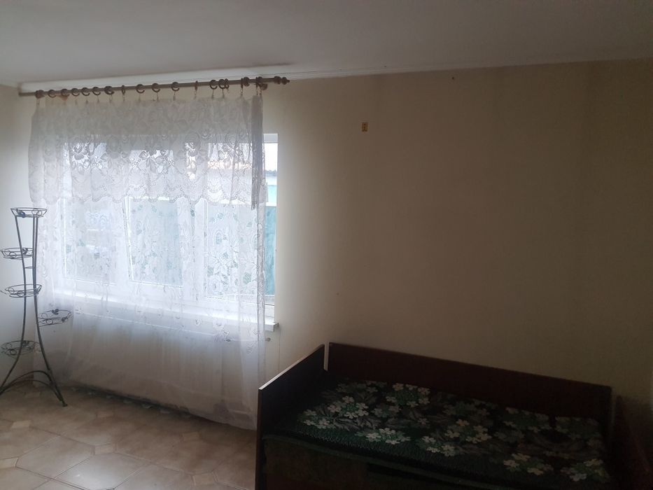 Будинок в смт.Володарка, 4 кімнати.