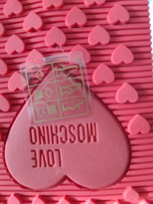 Tênis Love Moschino novos