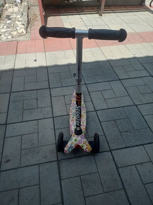 Детский самокат.
