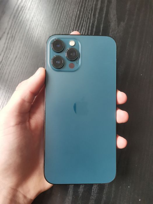 Продам айфон 12 про макс