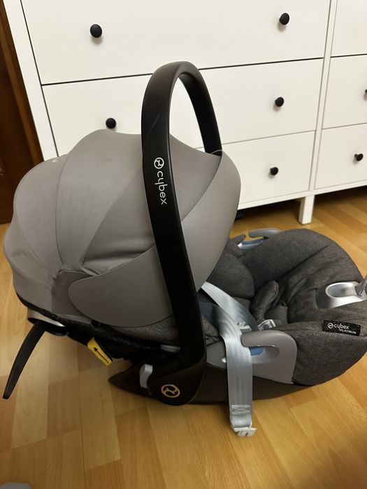 Автокрісло з базою cybex cloud Z