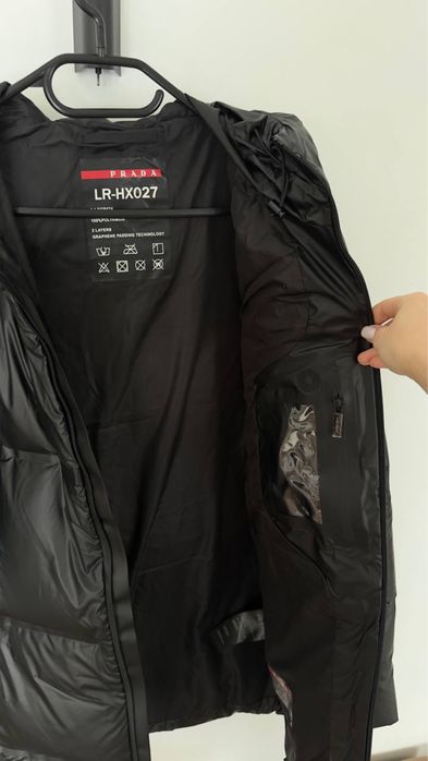 Пуховик Prada розмір М новий Куртка