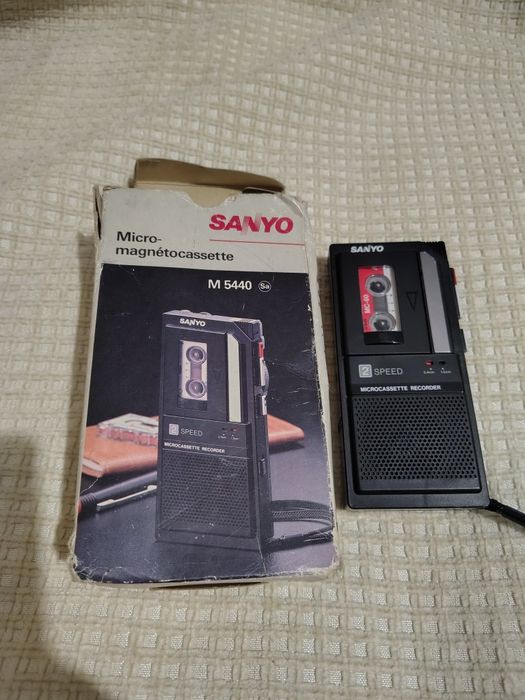 Вінтажний диктофон Sanyo