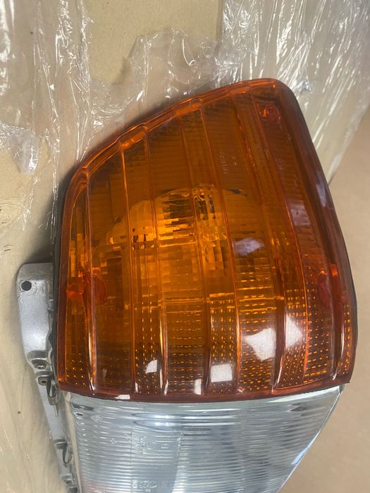 Reflektory , lampy przód 107 Mercedes