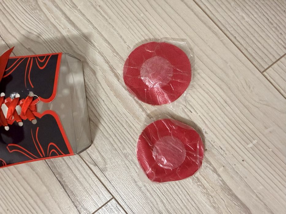 Zestaw prezentowy bielizny intimissimi tezenis puszki stringi