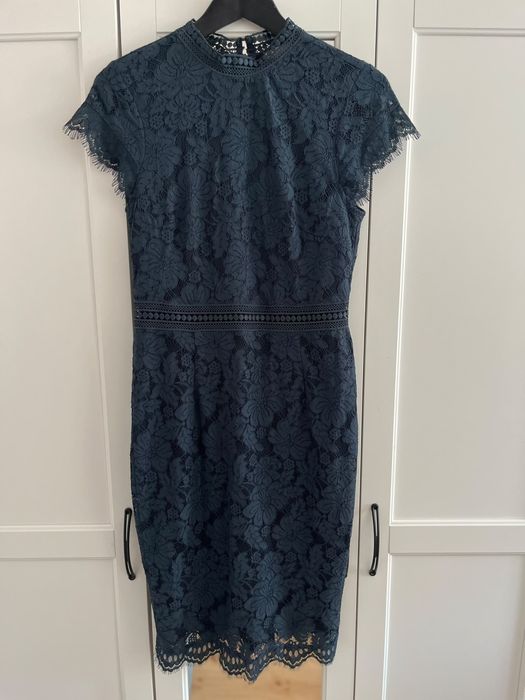Elegancka sukienka koronkowa