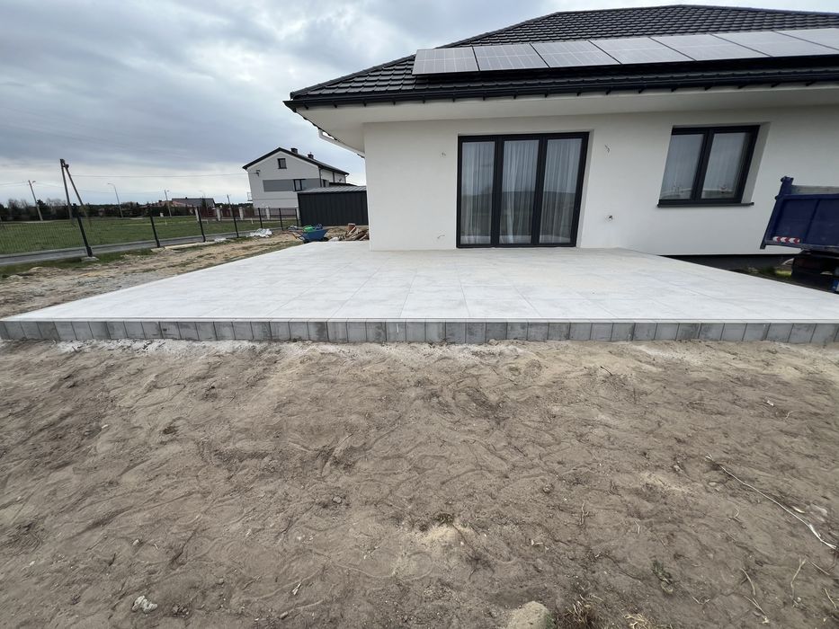 Układanie kostki brukowej, przygotowanie terenu