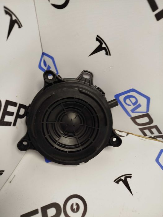 Шумогенератор фішка на Tesla Model 3 Y Оригінал Встановлення Наявність