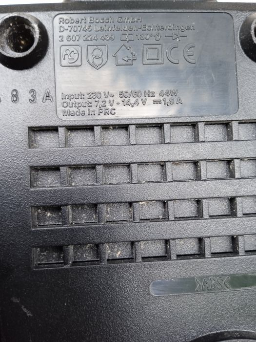 Зарядний пристрій BOSH Outup 7.2V -14.4V -- 1.9A