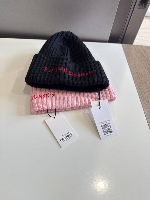 Шапка руслан багинский baginskiy ruslan чорна рожева капелюх