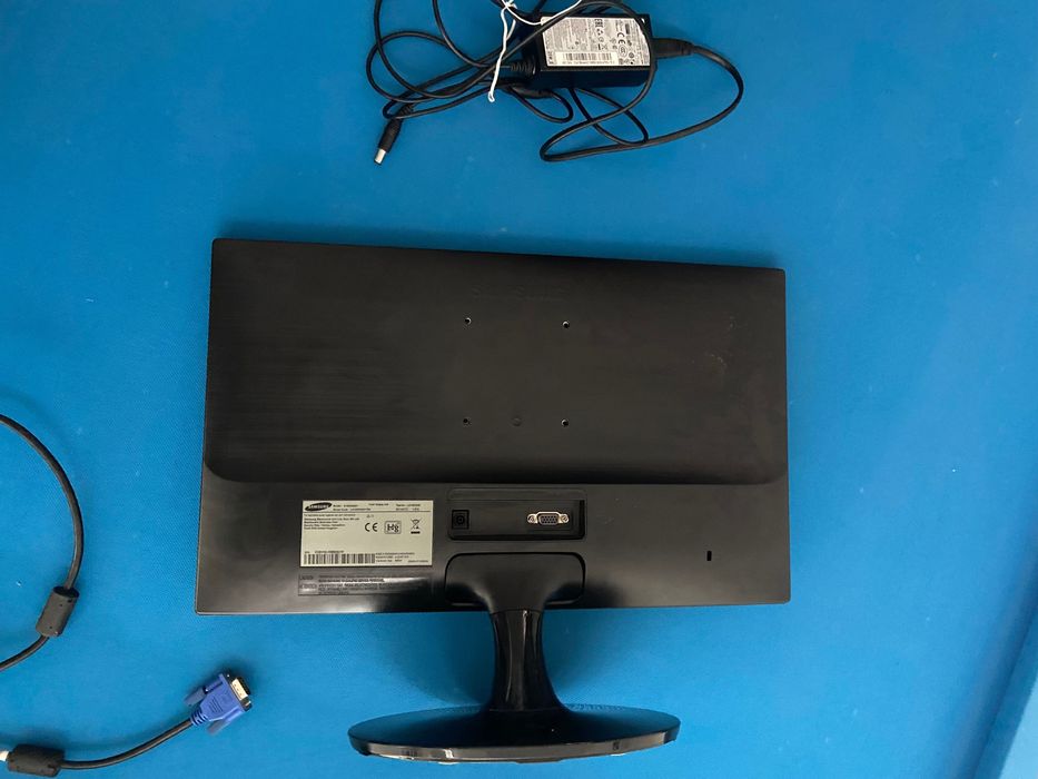 Monitor Samsung 18,5” (modelo S19D300NY)