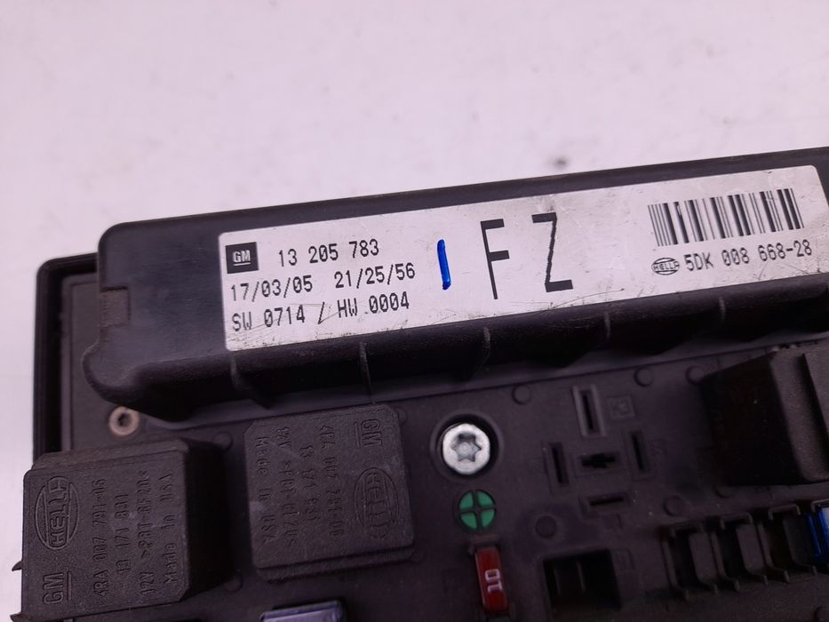 Caixa fusíveis / SAM / BSI OPEL Astra H Hatchback (L48)