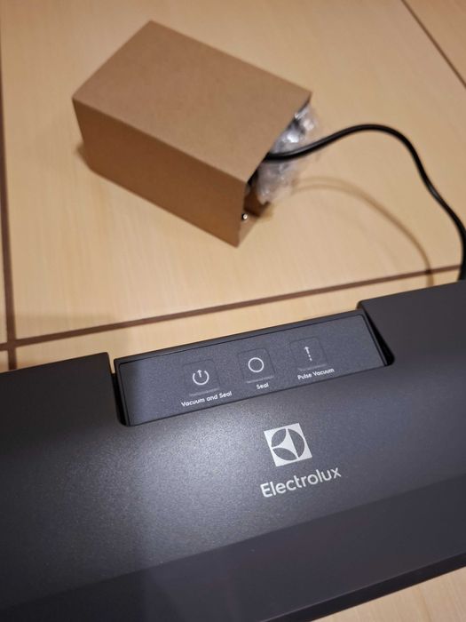 Вакууматор Electrolux