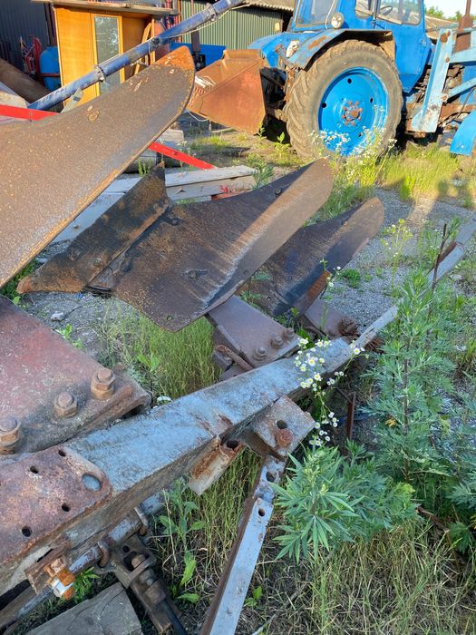 Продаю плуг до трактора