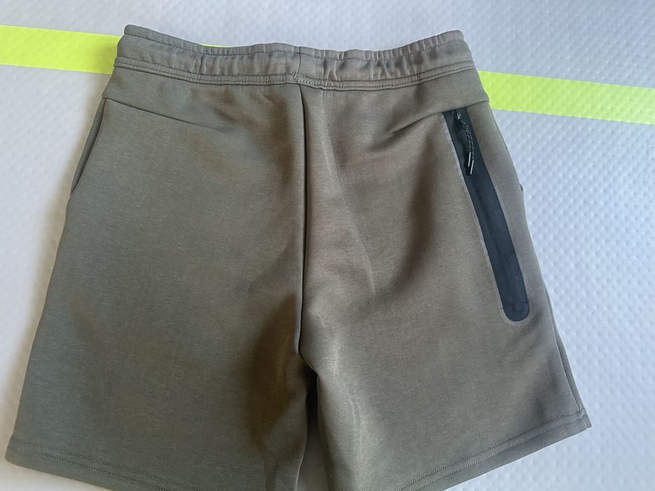Spodenki nike tech L
