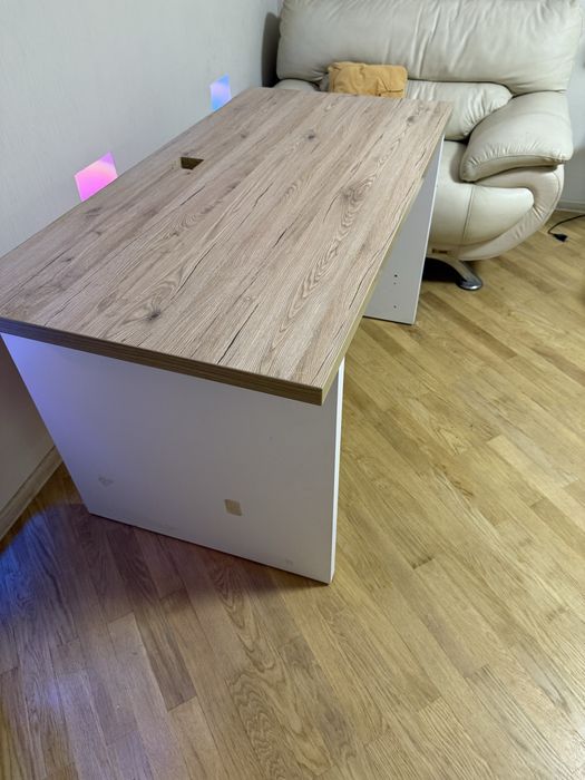 Офісний письмовий стіл 140×70×75 см, дуб, біло-коричневий