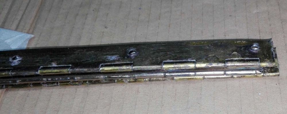 Dobradiças para móveis tipo piano