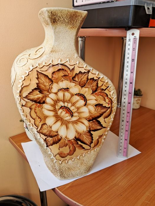 Керамічна ваза..