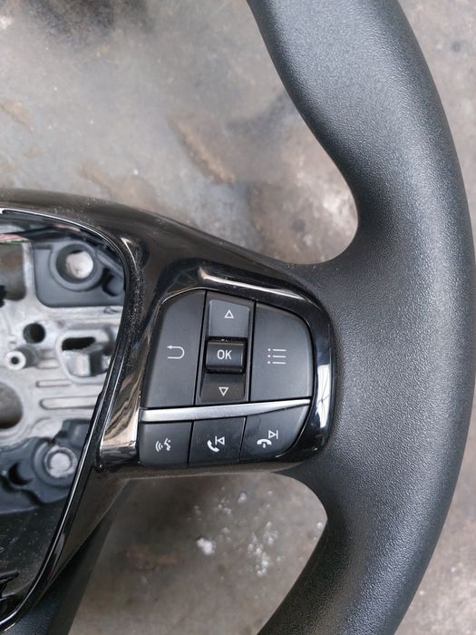 Kierownica multifunkcja Ford Fiesta mk8