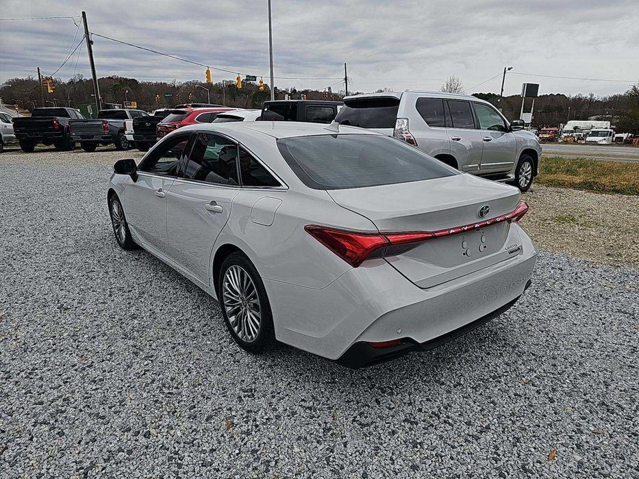 2022 Toyota Avalon Hybrid Limited