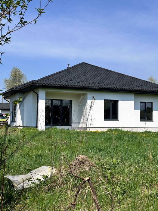 Сучасний будинок 150м² у Драгомирчанах простора ділянка, гараж, тераса