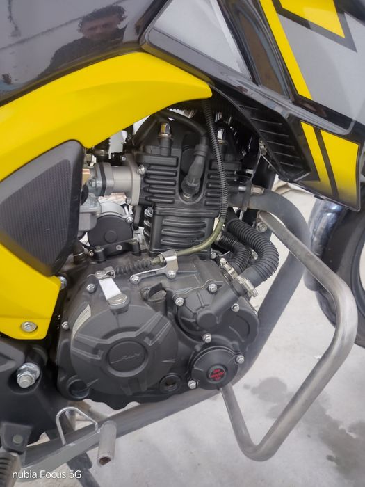 Мотоцікл Ліфан Lifan KP200 мопед