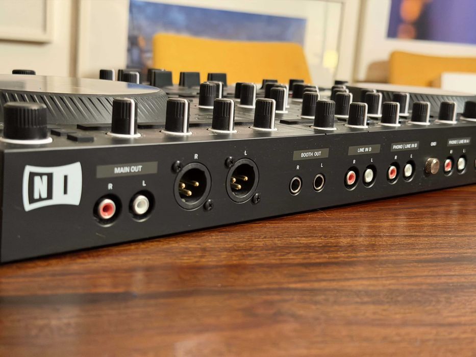 Traktor Kontrol S4 MK3 DJ Controller - Native Instruments + Mala Gator + Caixa original (c/novo)