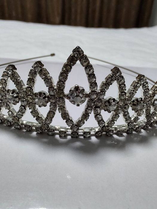 Диадема.корона на голову камни «Swarovsli”