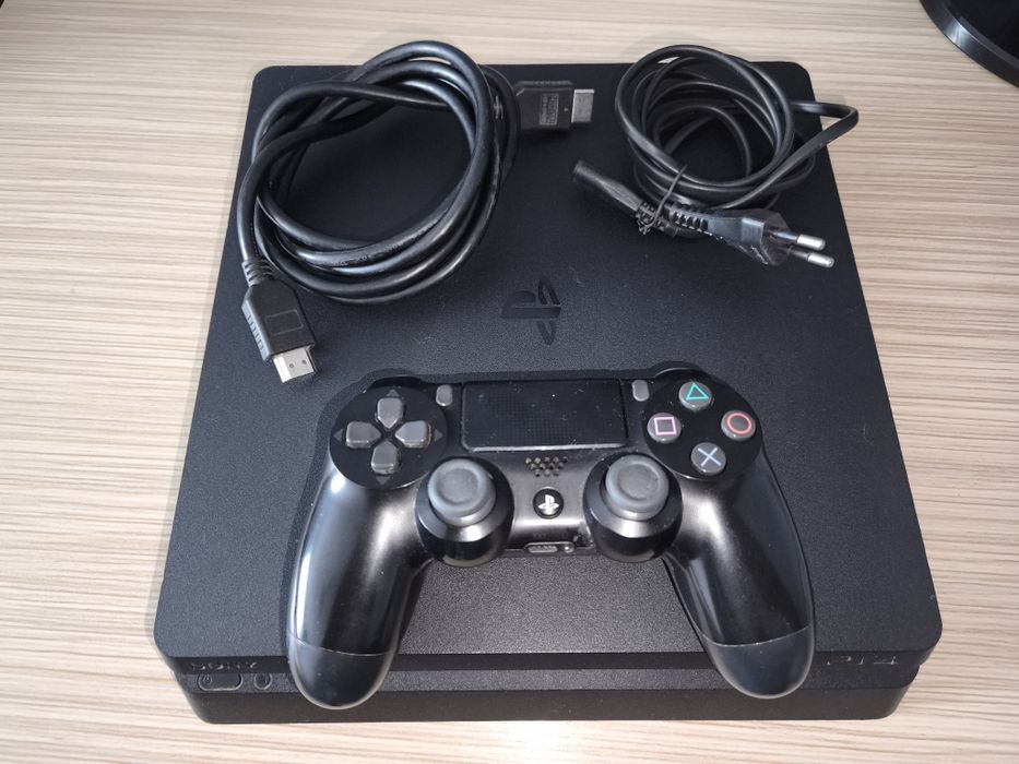 Sony PlayStation 4 Slim + pad + HDMI PS4
