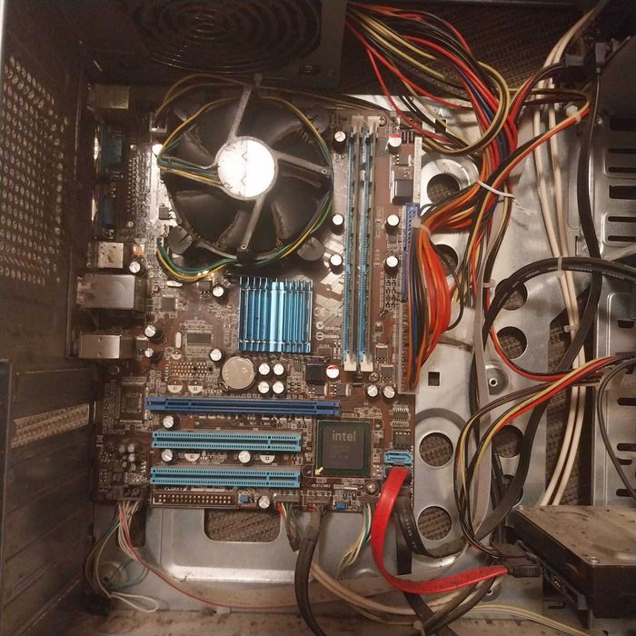 Torre PC LG em bom estado