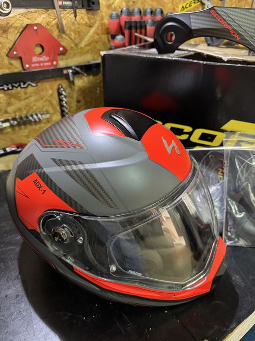 Capacete Scorpion ADX-1 impecável