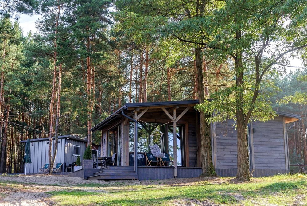 Klimatyczne Domki nad Zalewem w Krasnobrodzie – STANDARD & PREMIUM