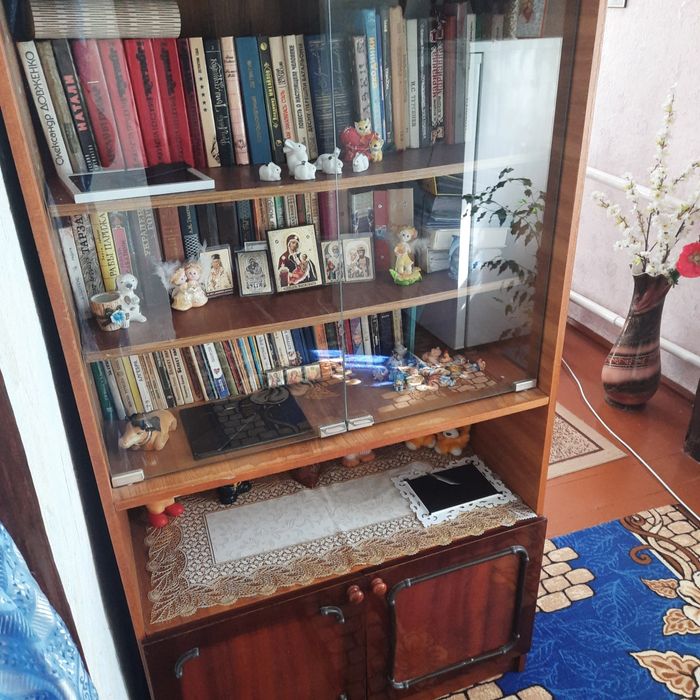 Продам стенку мебельную.