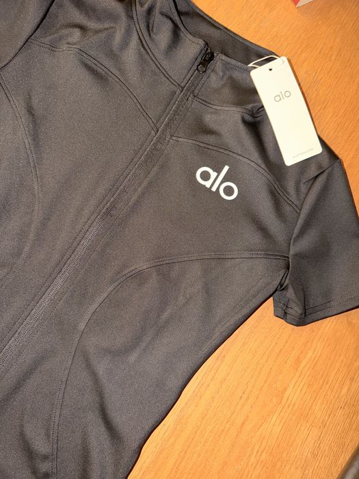 zip up alo jacket