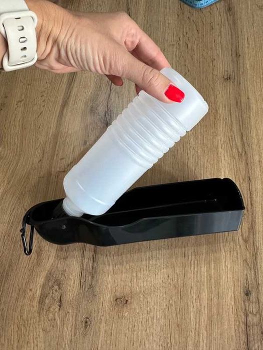 Pojemnik butelka na wodę z poidlem dla pieska spacerowa