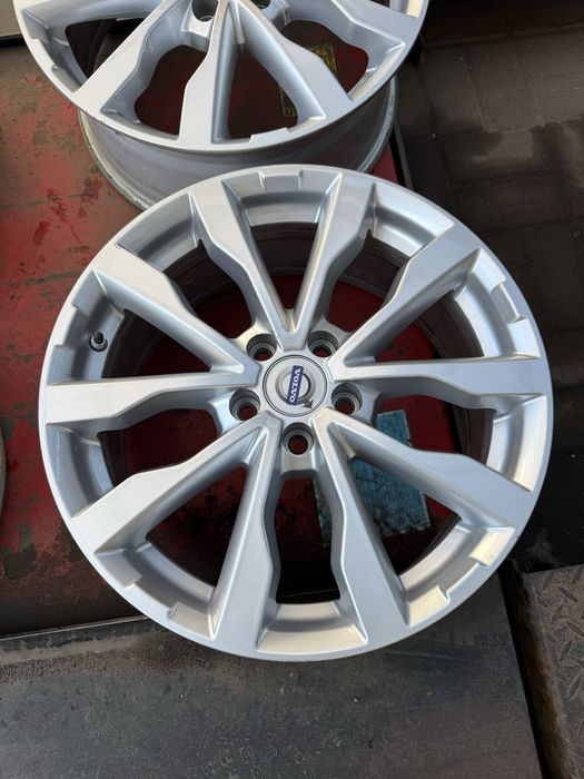 5x108 Felgi Aluminiowe 18 Ford Kuga Mondeo S-max Volvo XC60 V60