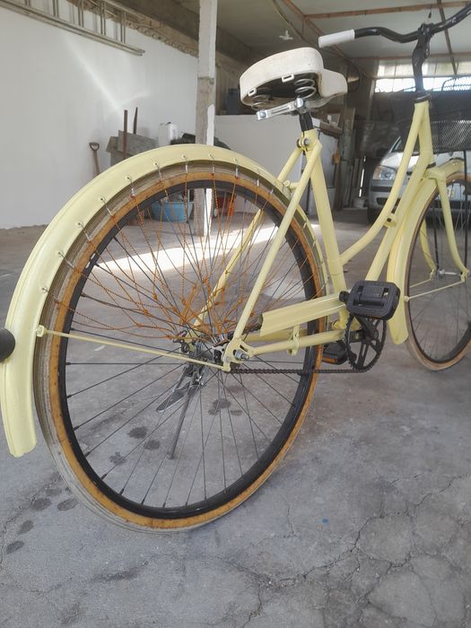 Bicicleta pasteleira yeye, de 1956