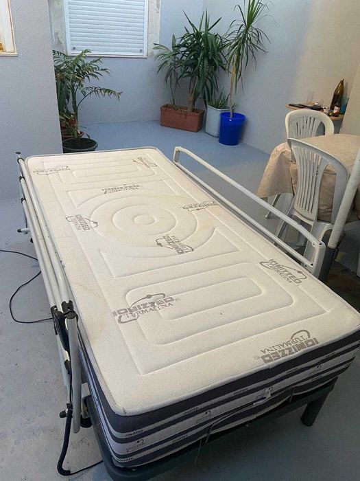 Cama articulada com colchão