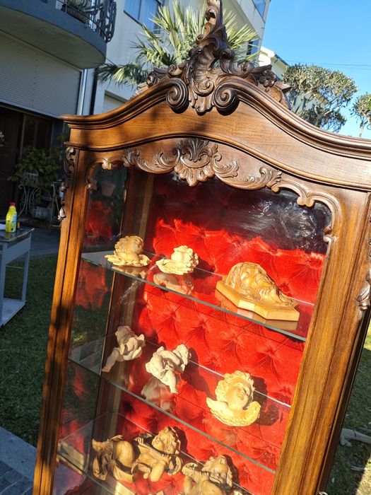Vitrine Luís XV  em ótimo estado