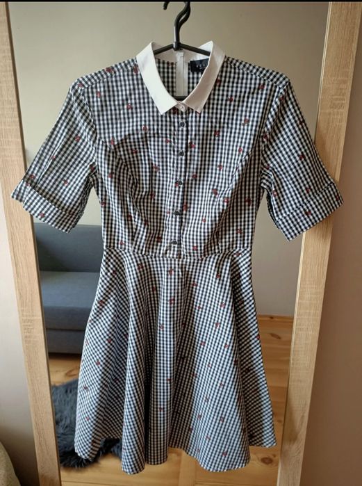 Sukienka krótka w kratkę czarno biała w kwiatki kwiatuszki z kołnierze