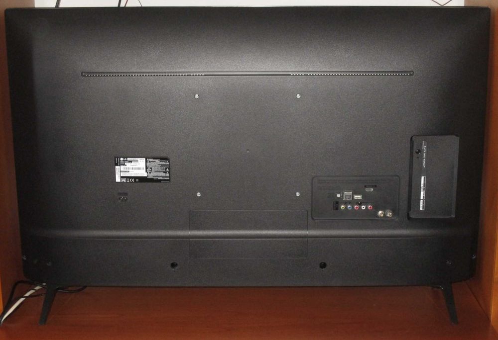Televisão Smart TV LG UHD TV 4K 108cm/43"