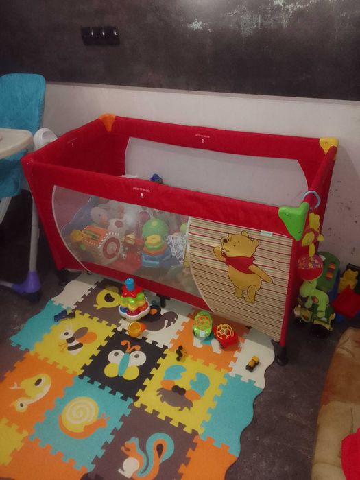 Манеж-ліжко- дитячий.