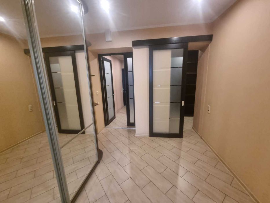 без комісії здам 4 кім квартиру вул. Старонаводницька 8 Б